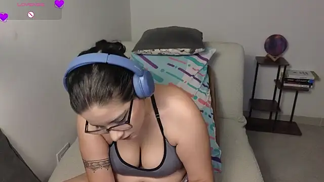 blue__moon_ - Blue__moon_'s free webcam - UK Sex Cams