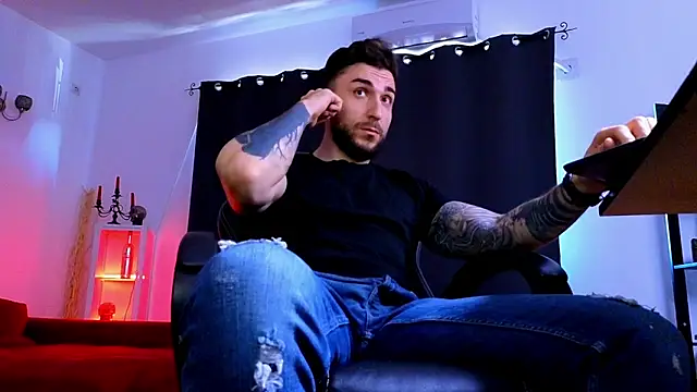 mightyaaron66 - MightyAaron66's free webcam - UK Sex Cams