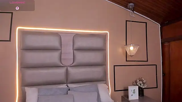 CAYLINCOLLINS webcam