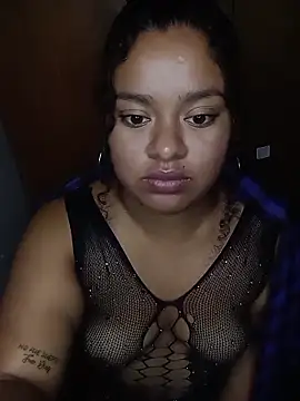 Curlysexy22 webcam
