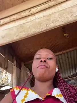 Webcam Model (Dellah27)  is live.Free join now!