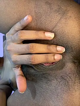 Webcam Model (Small_Titss)  is live.Free join now!