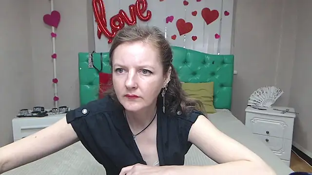 MeganPirs live sex cam