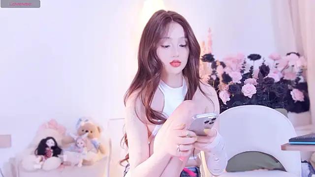 美女Yr_kitten_333在线直播