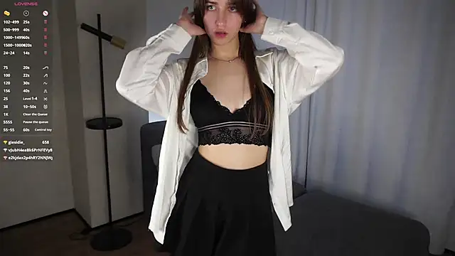 ClarineCasebolt webcam