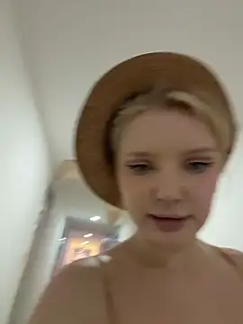 ammyhot (F young) - squirt on the floor 🔥🔥🔥