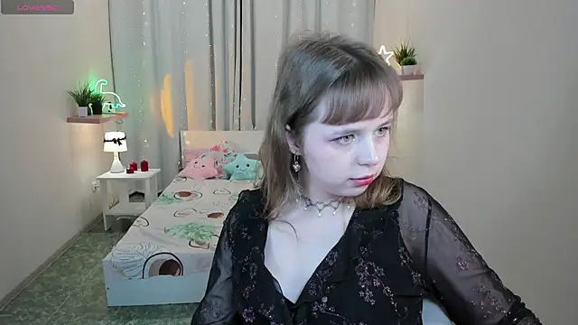 leonahicks (F teen) - for a new manicure