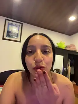 Webcam Model (Eve_Ritz)  is live.Free join now!