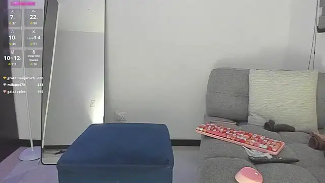 avaferrera (F young) - ANAL FINGER UPCLOE