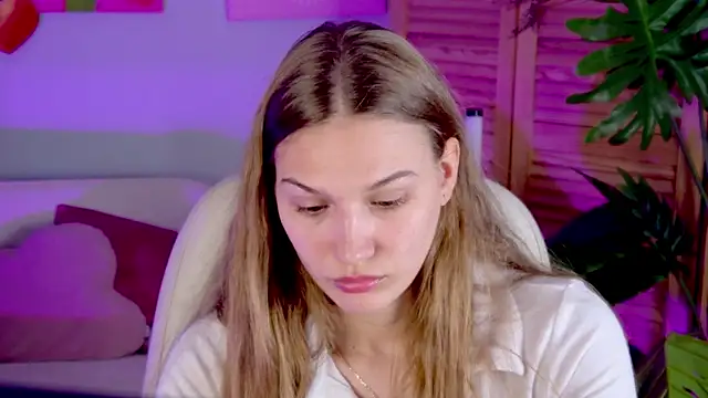 Sweet_Emilya Stripchat cam model