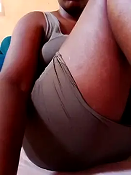 Charodine Stripchat cam model