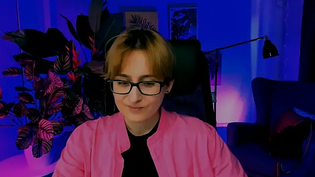 LixeLuna Stripchat cam model