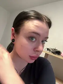 AlishaOfThorns webcam