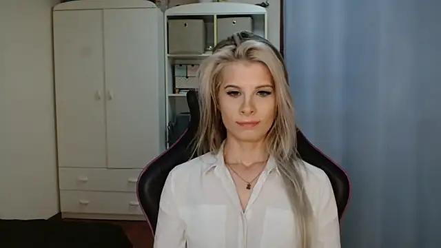 kristineglow - KristineGlow's free webcam - UK Sex Cams