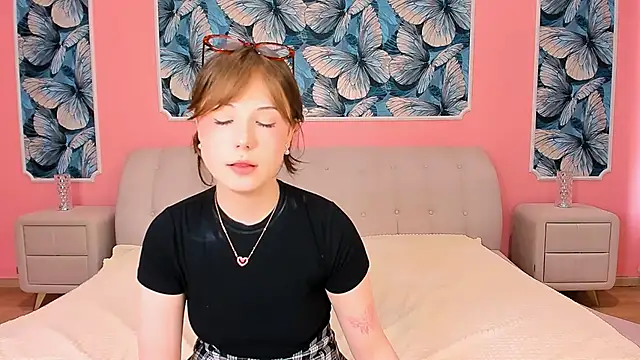 yona_wink - YONA_WINK's free webcam - UK Sex Cams