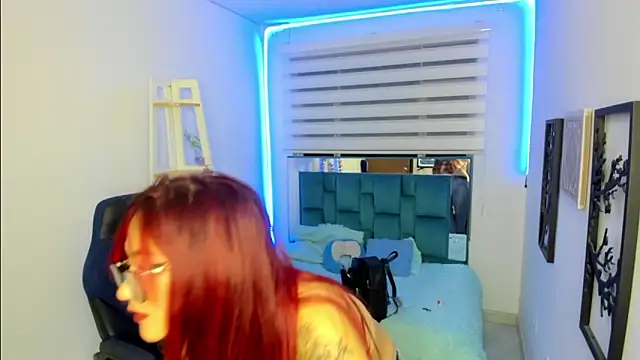 sara_red_x - Sara_Red_X's free webcam - UK Sex Cams