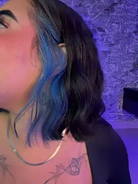 Webcam Model (Scarlett-LS)  is live.Free join now!