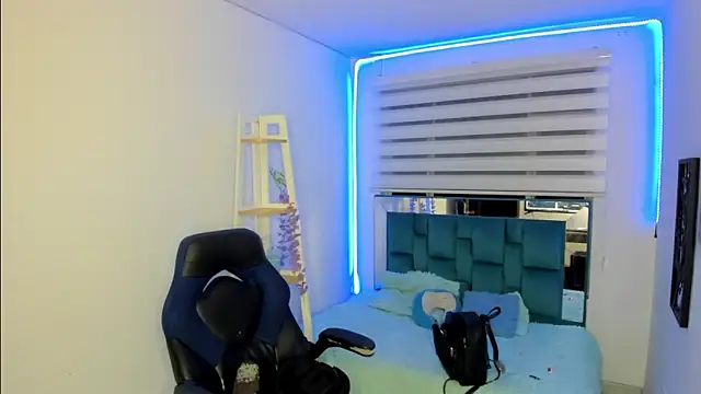 sara_red_x - Sara_Red_X's free webcam - UK Sex Cams