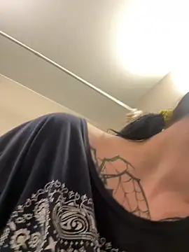 AlishaOfThorns webcam