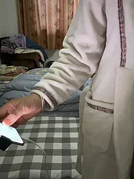 xiiuuff18 Stripchat cam model