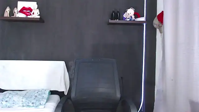 susanleroy (F milf) - outside bra + blowjob