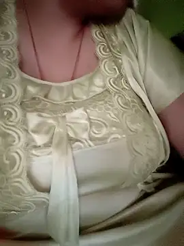 Webcam Model (06Rozi) is live