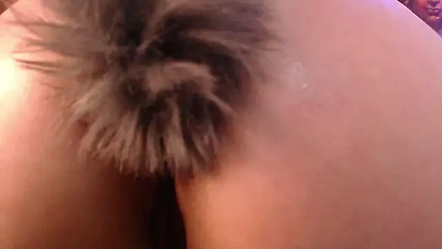 scarleth_blue webcam