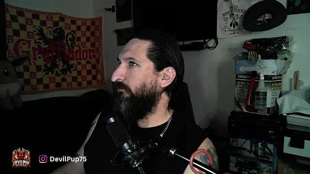 DevilPup75_ webcam