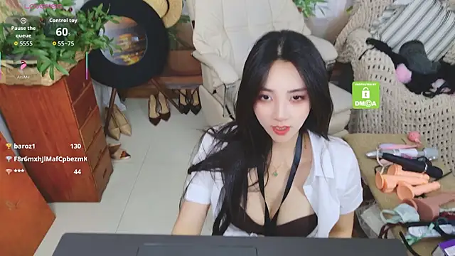 美女aquarius-Tianbao在线直播