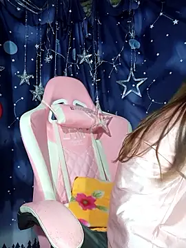 __Mai-love19__ webcam