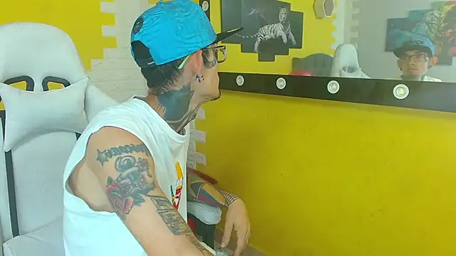 Boy_tatto77 webcam