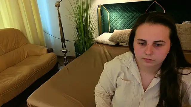 mikafoxy - MikaFoxy's free webcam - UK Sex Cams