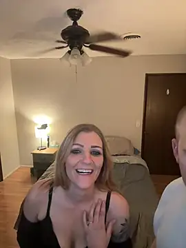 T-MarriedAndMessy-K live sex cam