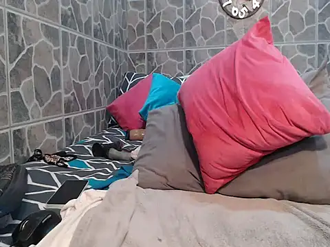 THREEHOLESPLEASURE99 webcam