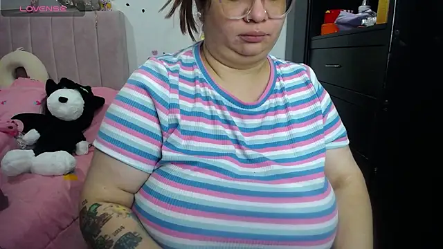 kattybbwbigboobs_ webcam