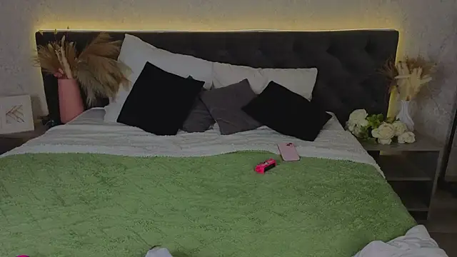 Golden__Whisper webcam