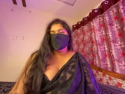 LouleyRanii live sex cam