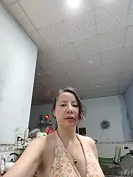 Famrita Stripchat cam model