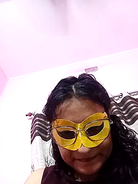 Webcam Model (Gullapi)  is live.Free join now!