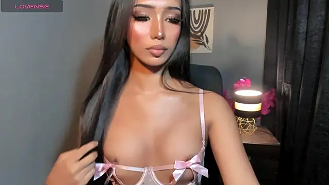 xUrGoddess_islaCumsAlotx webcam