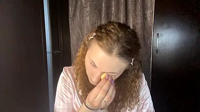 sophieniktashu - SophieNiktashu's free webcam - UK Sex Cams