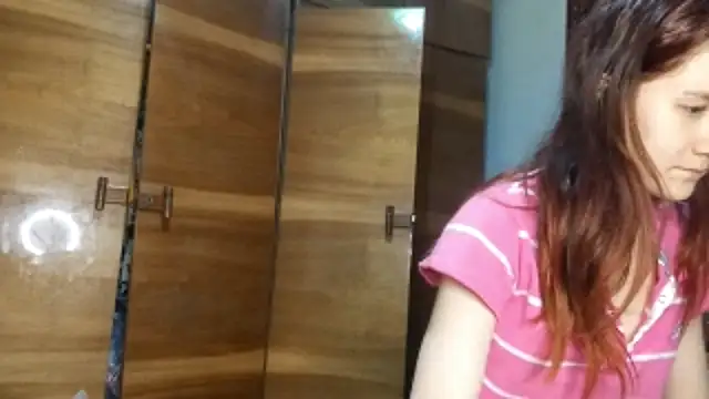 NickiKisinger webcam