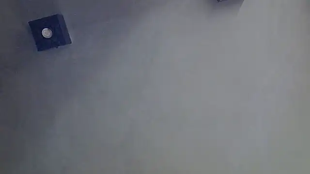 SkinnyKitten live sex cam