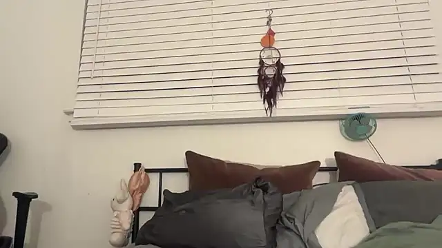 Yourmommysilk webcam