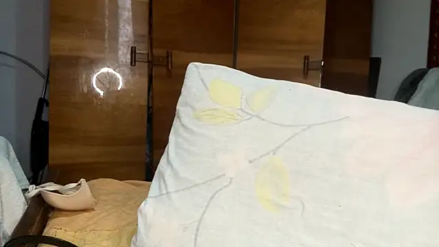 NickiKisinger webcam