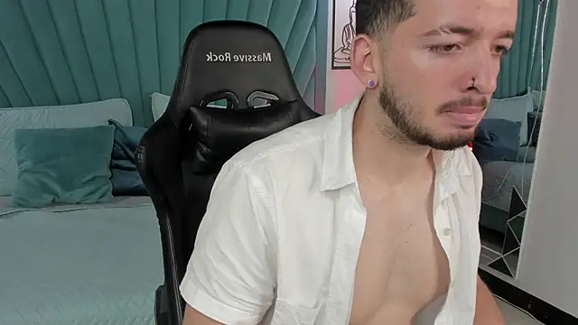 Logan_Wolf-js webcam