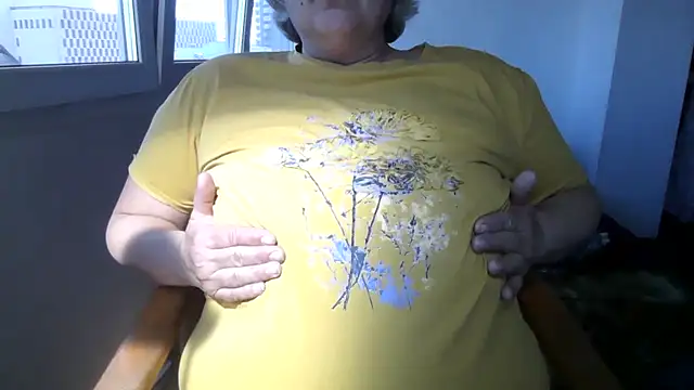 ExquisiteMature webcam