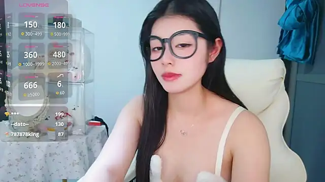 美女-XiaoYu-777在线直播