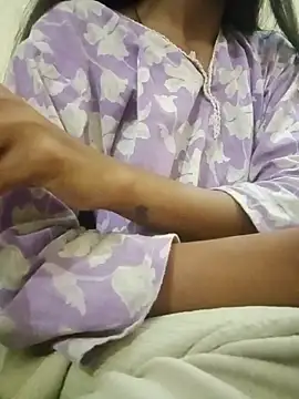 Webcam Model (Kumkum_36) is live