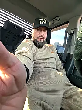 Beardedtattood's live cam